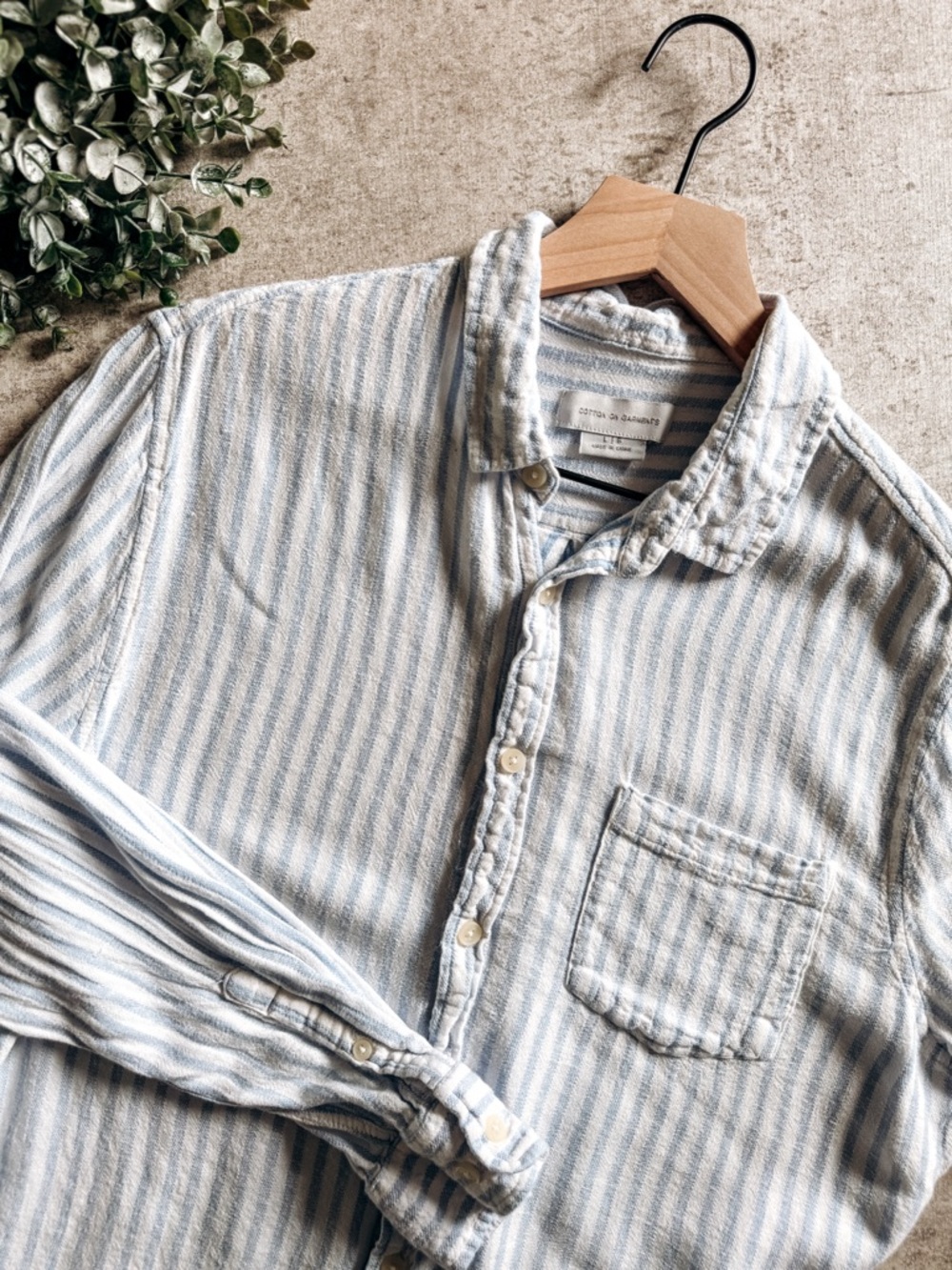Cotton On Blue & White Striped Button Front Shirt Size Large